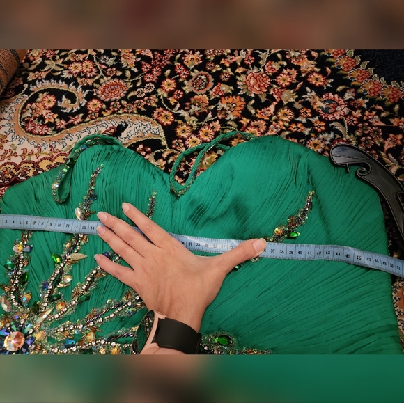 Dave and Johnny emerald grogeous evening dress - Picture 7 of 7